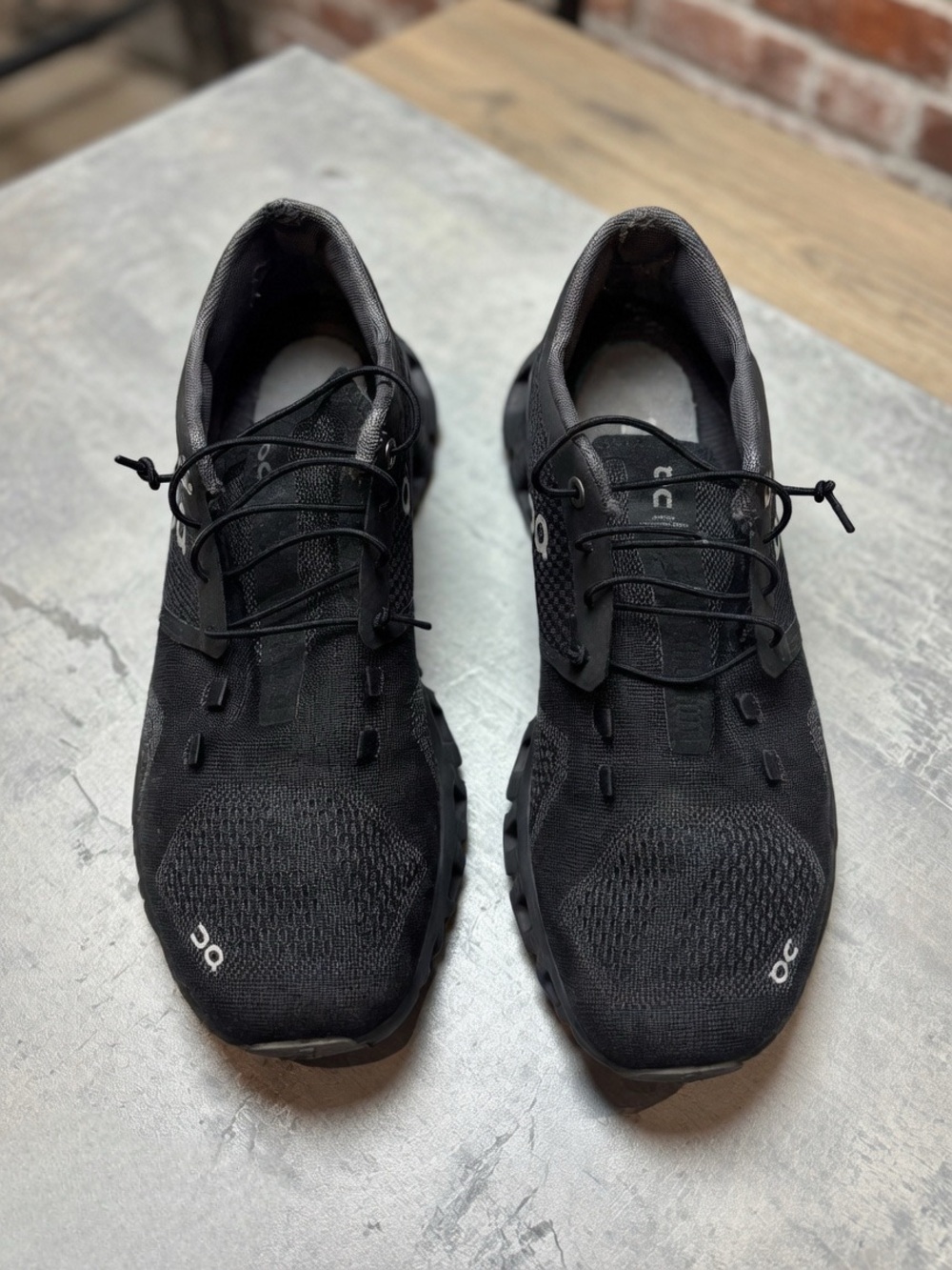 On Women's Cloud X 4 Training Shoes Size 9 (Black)